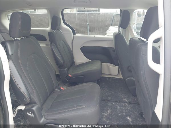 2018 CHRYSLER PACIFICA TOURING — I8