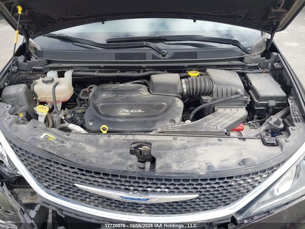 2018 CHRYSLER PACIFICA TOURING — I10