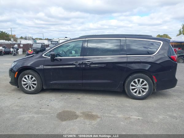 2018 CHRYSLER PACIFICA TOURING — I14