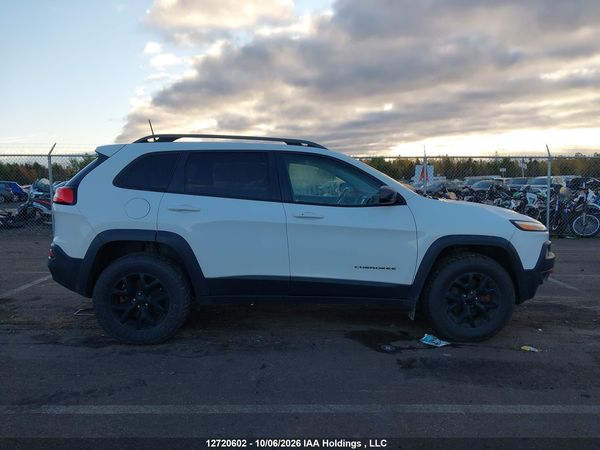 2016 JEEP CHEROKEE TRAILHAWK — I13