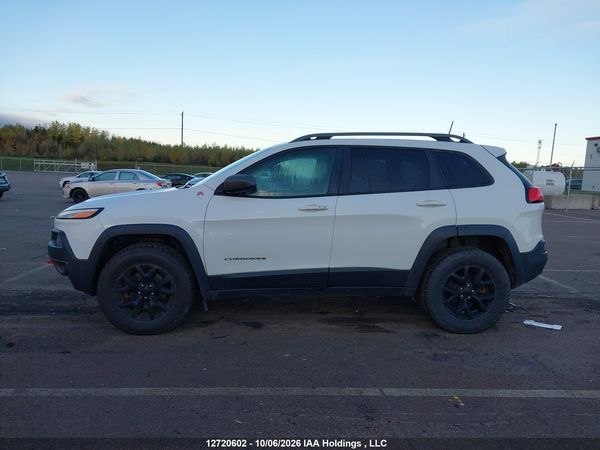 2016 JEEP CHEROKEE TRAILHAWK — I14