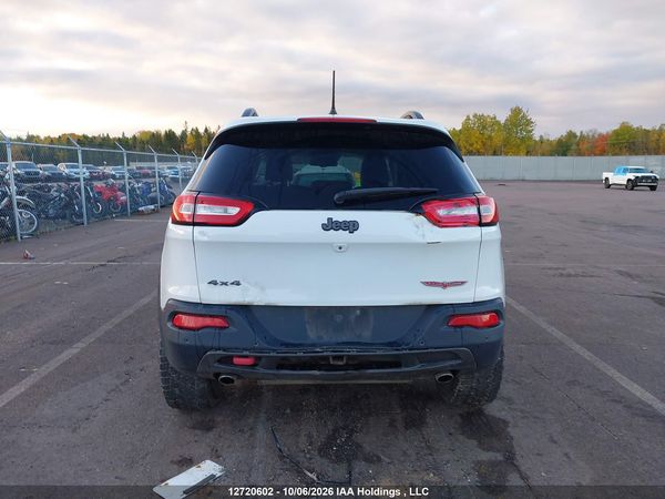 2016 JEEP CHEROKEE TRAILHAWK — I16