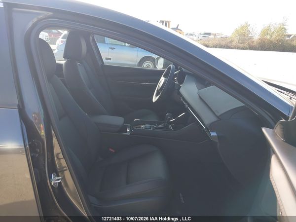 2026 MAZDA 3 PREFERRED/CARBON EDITION — I5