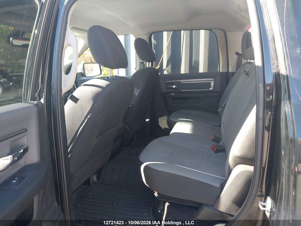 2023 RAM 1500 CLASSIC SLT — I8