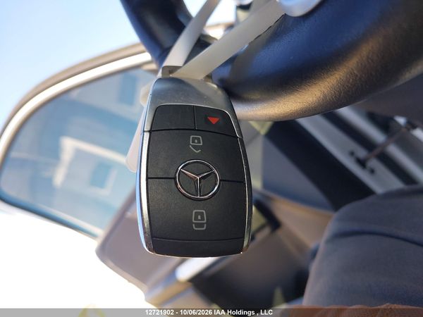 2021 MERCEDES-BENZ GLB 250 4MATIC — I10