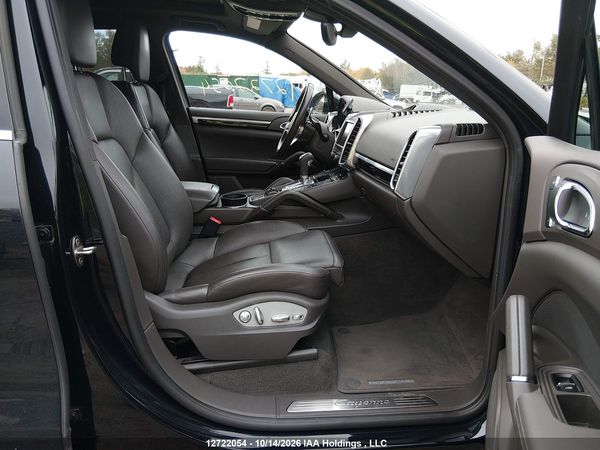 2016 PORSCHE CAYENNE — I5
