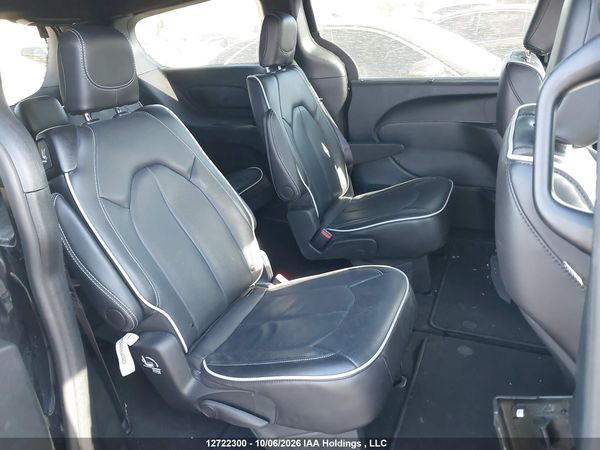 2026 CHRYSLER PACIFICA LIMITED — I8