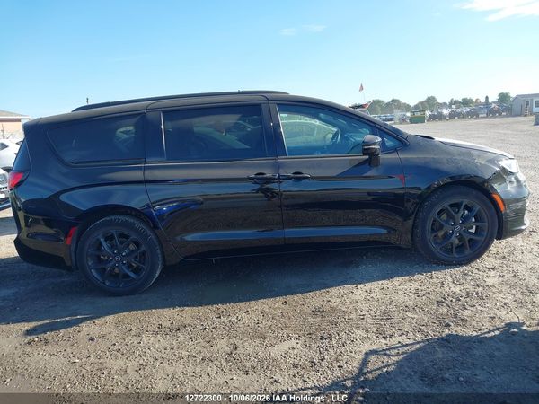 2026 CHRYSLER PACIFICA LIMITED — I14