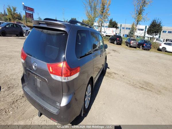 2013 TOYOTA SIENNA XLE/LIMITED — I4