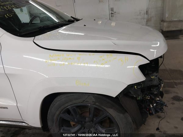 2016 JEEP GRAND CHEROKEE SUMMIT — I22