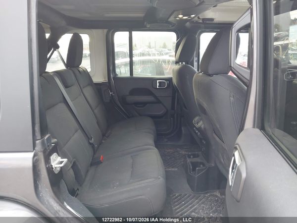 2020 JEEP WRANGLER UNLIMITED SAHARA — I8