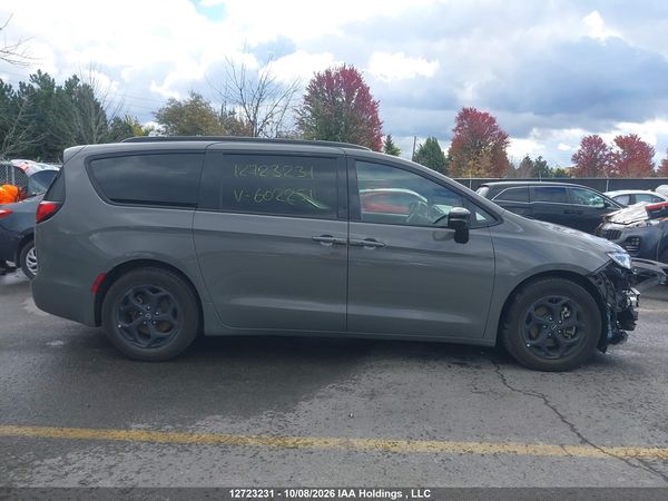 2025 CHRYSLER PACIFICA LIMITED — I14