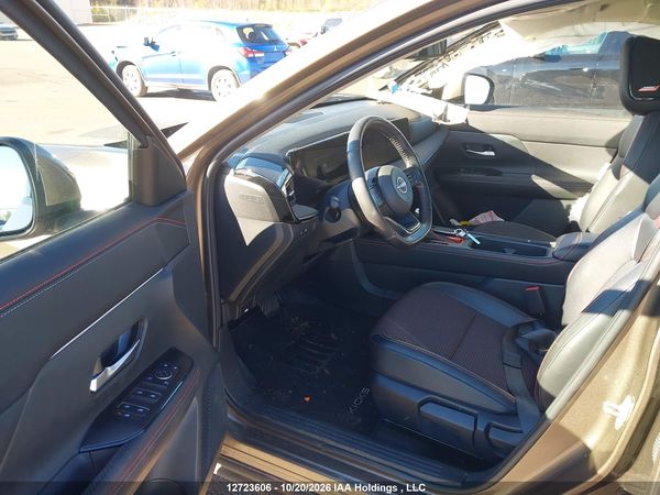 2025 NISSAN KICKS SR PREMIUM — I20