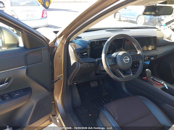2025 NISSAN KICKS SR PREMIUM — I21