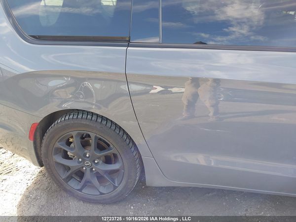 2025 CHRYSLER PACIFICA LIMITED — I6