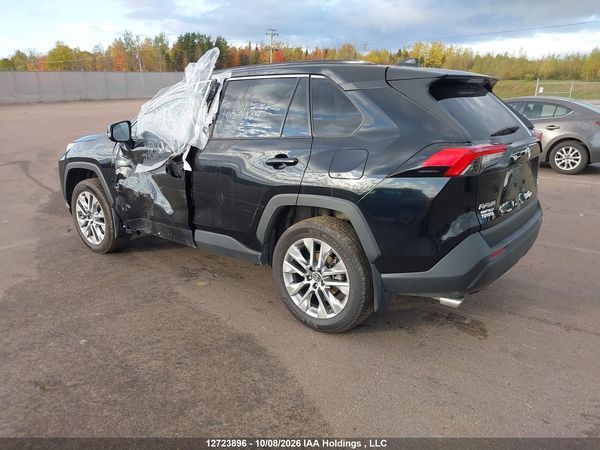 2025 TOYOTA RAV4 XLE — I3