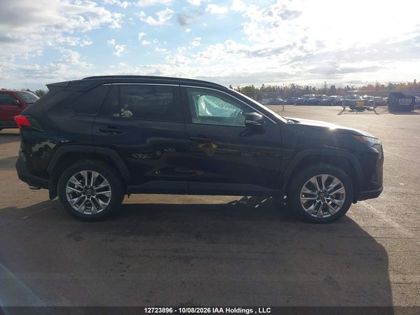 2025 TOYOTA RAV4 XLE — I13