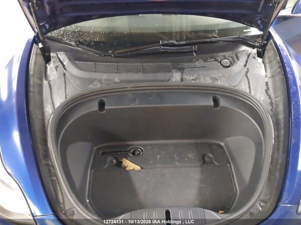 2020 TESLA MODEL 3 — I10