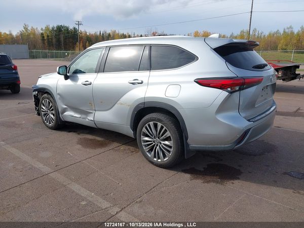 2021 TOYOTA HIGHLANDER PLATINUM — I3