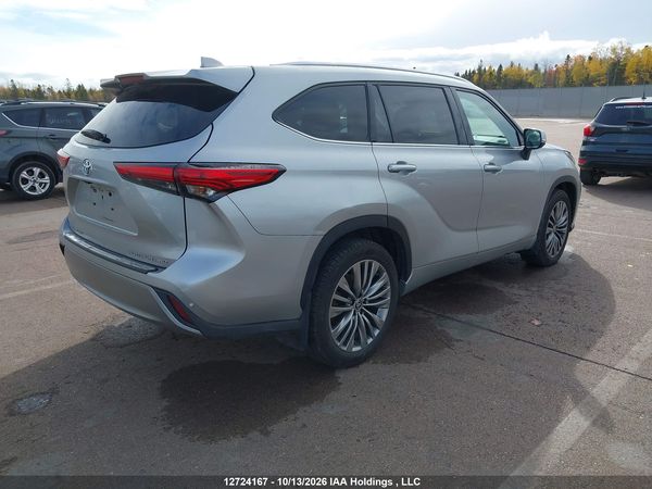 2021 TOYOTA HIGHLANDER PLATINUM — I4