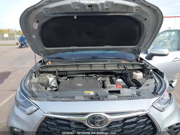 2021 TOYOTA HIGHLANDER PLATINUM — I10
