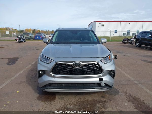 2021 TOYOTA HIGHLANDER PLATINUM — I12