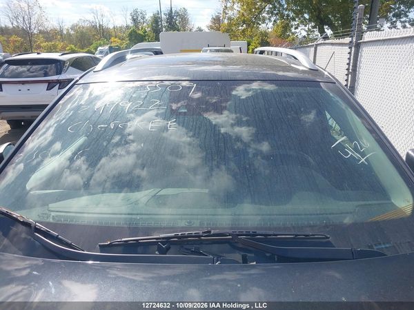 2016 JEEP CHEROKEE LIMITED — I18