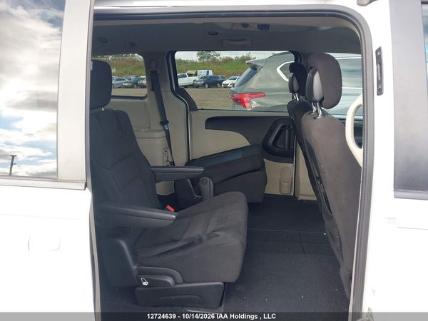 2014 DODGE GRAND CARAVAN SE/SXT — I8