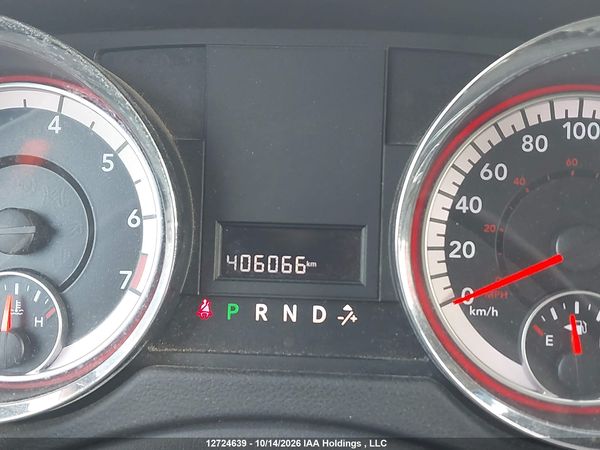 2014 DODGE GRAND CARAVAN SE/SXT — I15