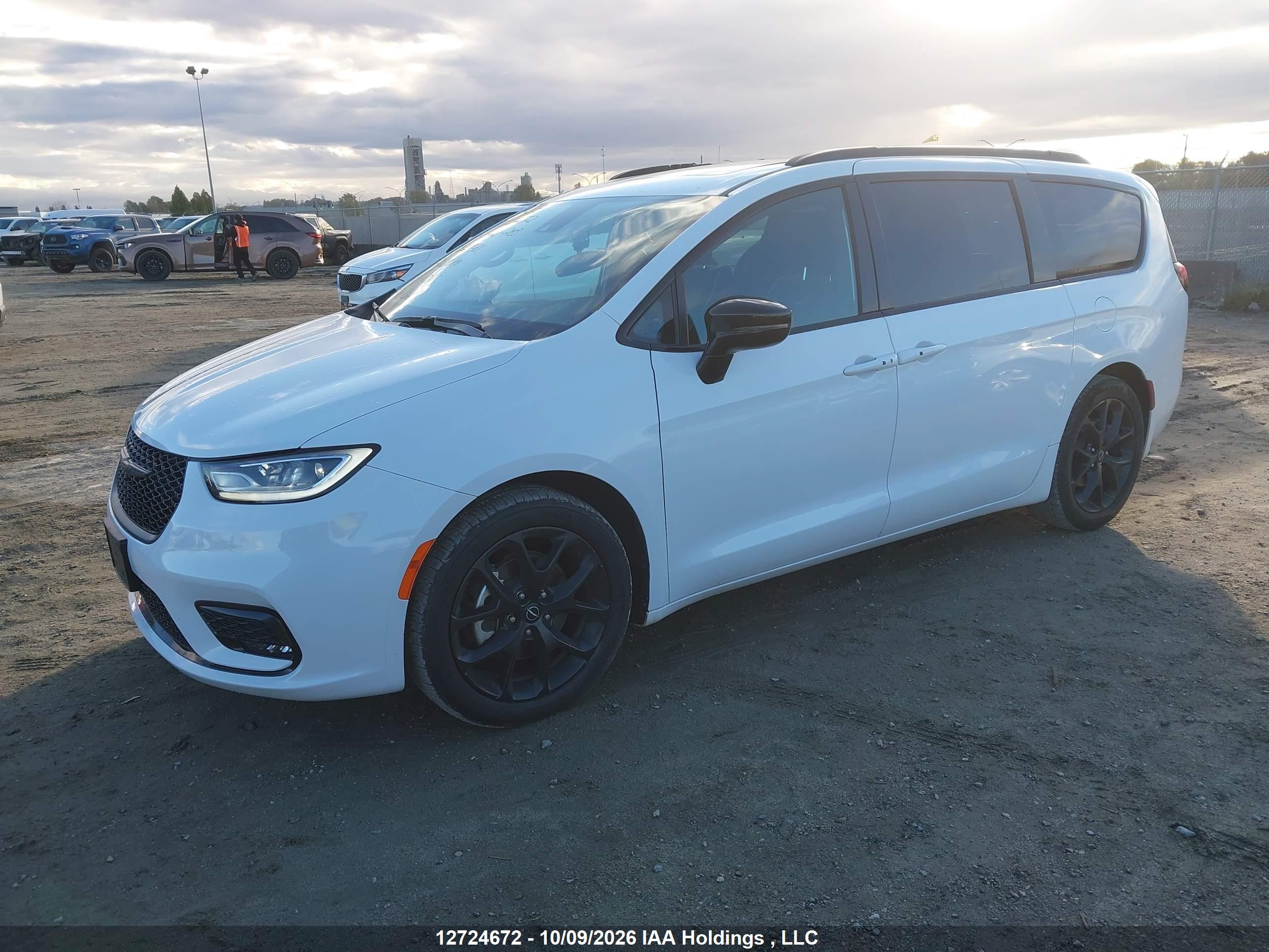 2025 CHRYSLER PACIFICA LIMITED — I2