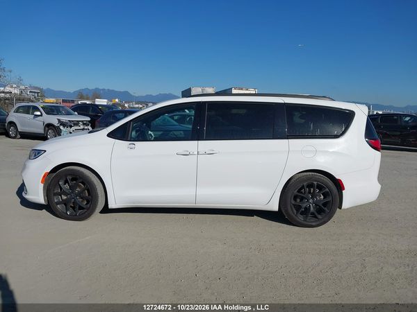 2025 CHRYSLER PACIFICA LIMITED — I15