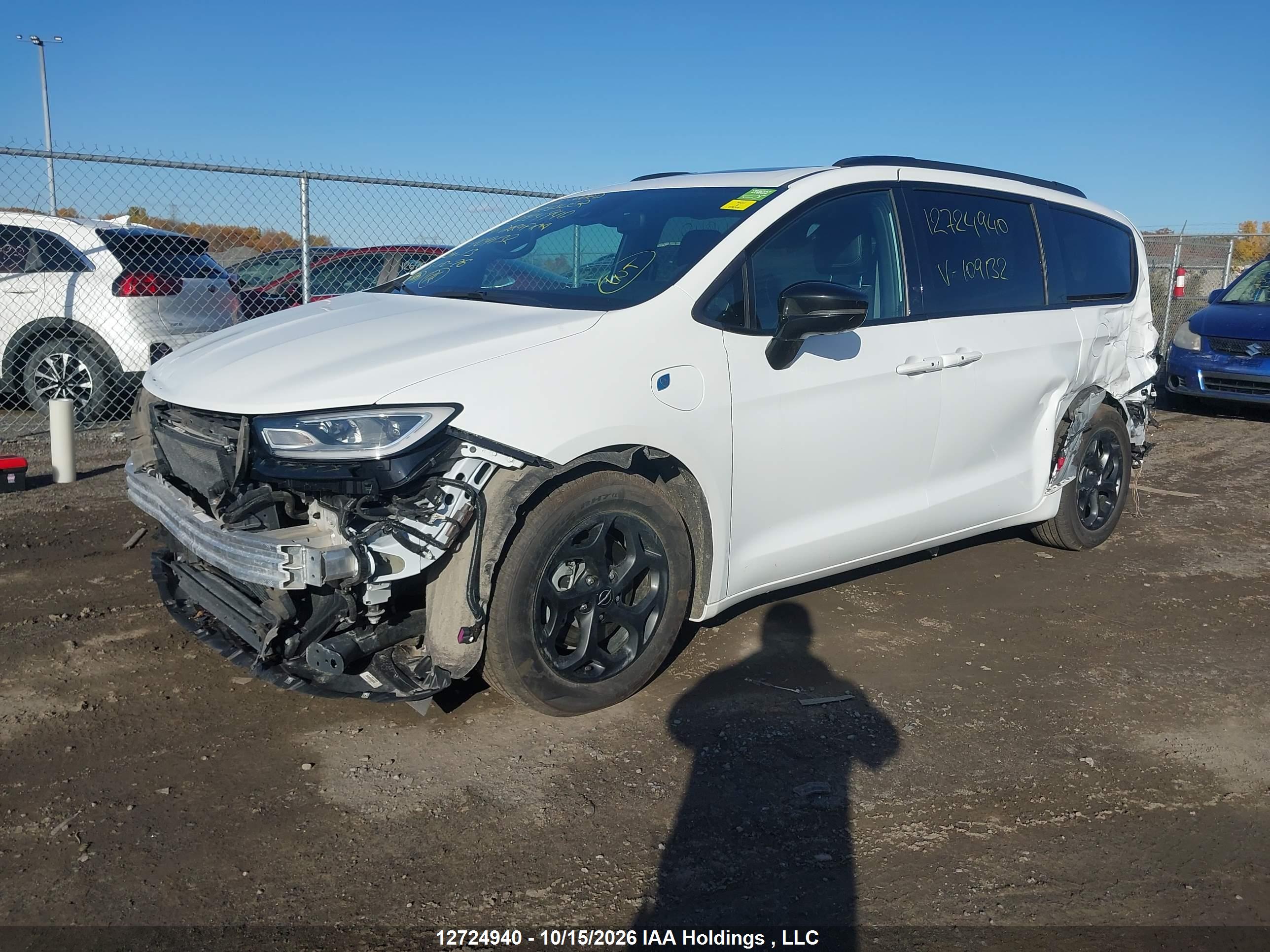 2024 CHRYSLER PACIFICA HYBRID SELECT — I2