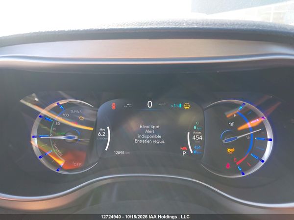 2024 CHRYSLER PACIFICA HYBRID SELECT — I7
