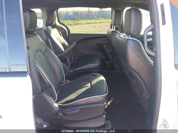 2024 CHRYSLER PACIFICA HYBRID SELECT — I8