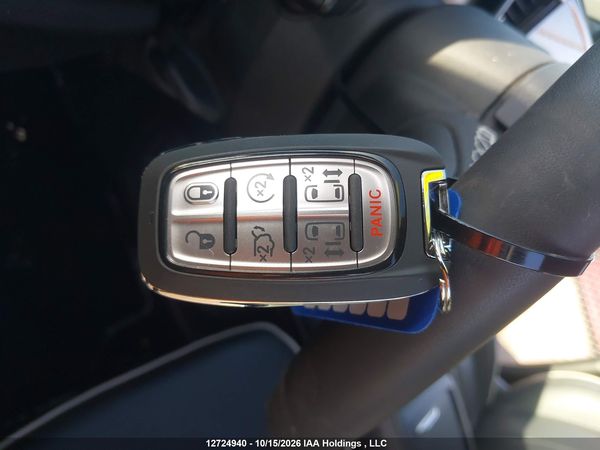2024 CHRYSLER PACIFICA HYBRID SELECT — I11