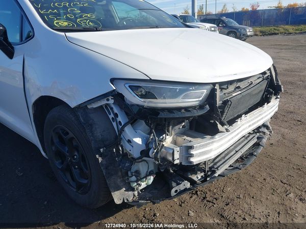 2024 CHRYSLER PACIFICA HYBRID SELECT — I22
