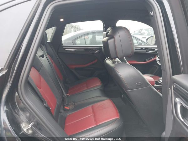 2015 PORSCHE MACAN S — I8