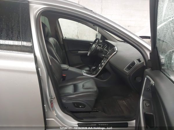 2016 VOLVO XC60 T5/PREMIER — I5