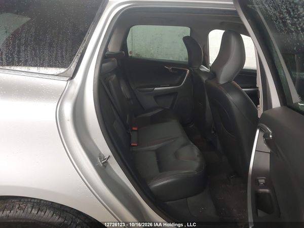 2016 VOLVO XC60 T5/PREMIER — I8
