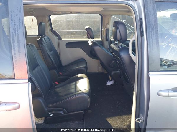 2015 DODGE GRAND CARAVAN CREW — I8
