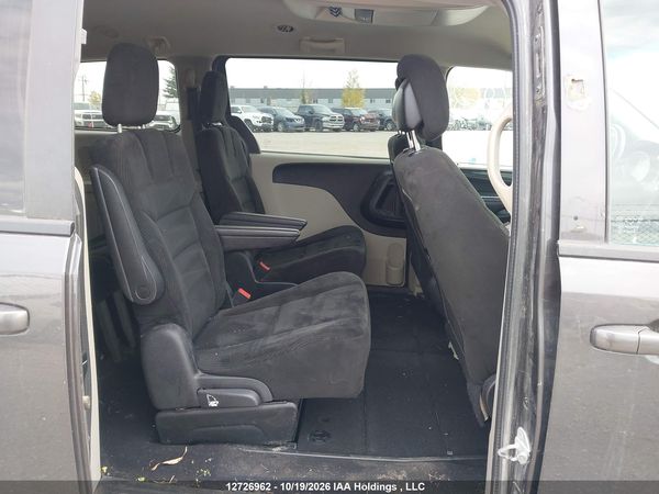 2016 DODGE GRAND CARAVAN SE — I8