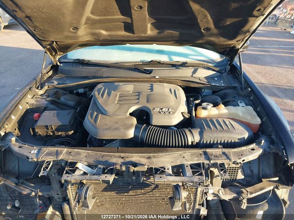 2017 CHRYSLER 300 S — I10