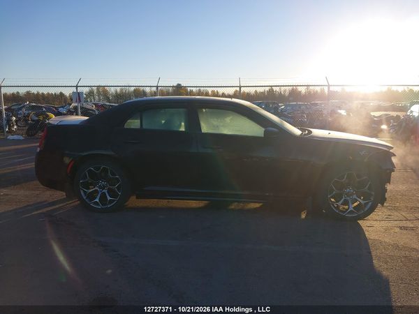 2017 CHRYSLER 300 S — I14