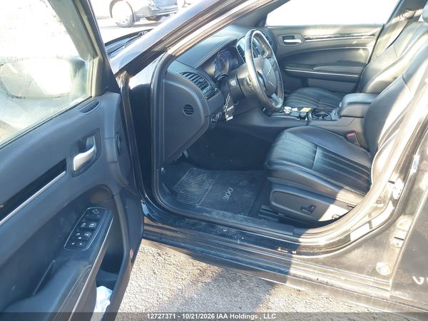 2017 CHRYSLER 300 S — I20