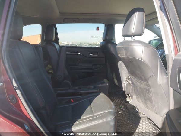 2016 TOYOTA HIGHLANDER LIMITED — I8