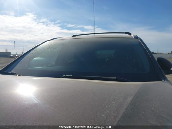 2016 TOYOTA HIGHLANDER LIMITED — I18