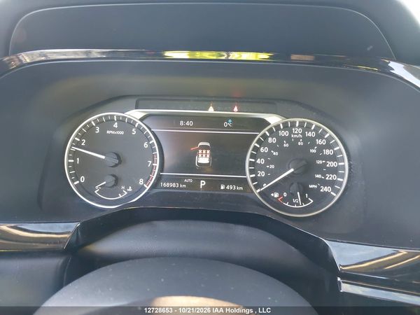 2022 NISSAN PATHFINDER sl — I7