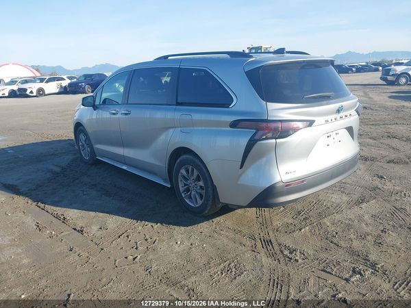 2025 TOYOTA SIENNA — I3