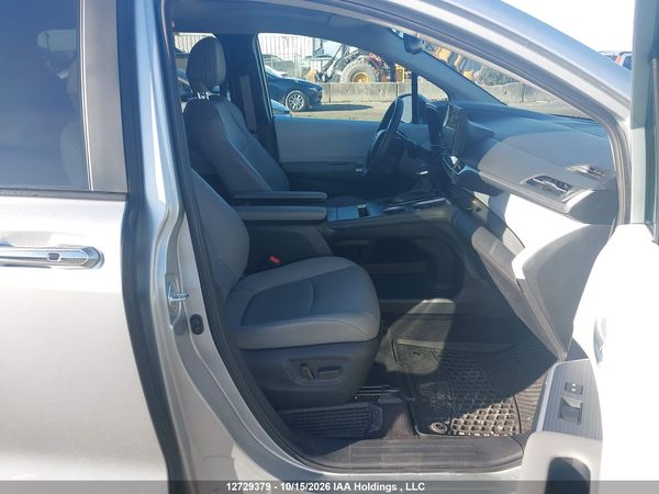 2025 TOYOTA SIENNA — I5