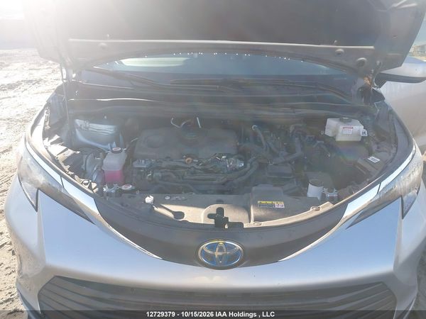 2025 TOYOTA SIENNA — I10